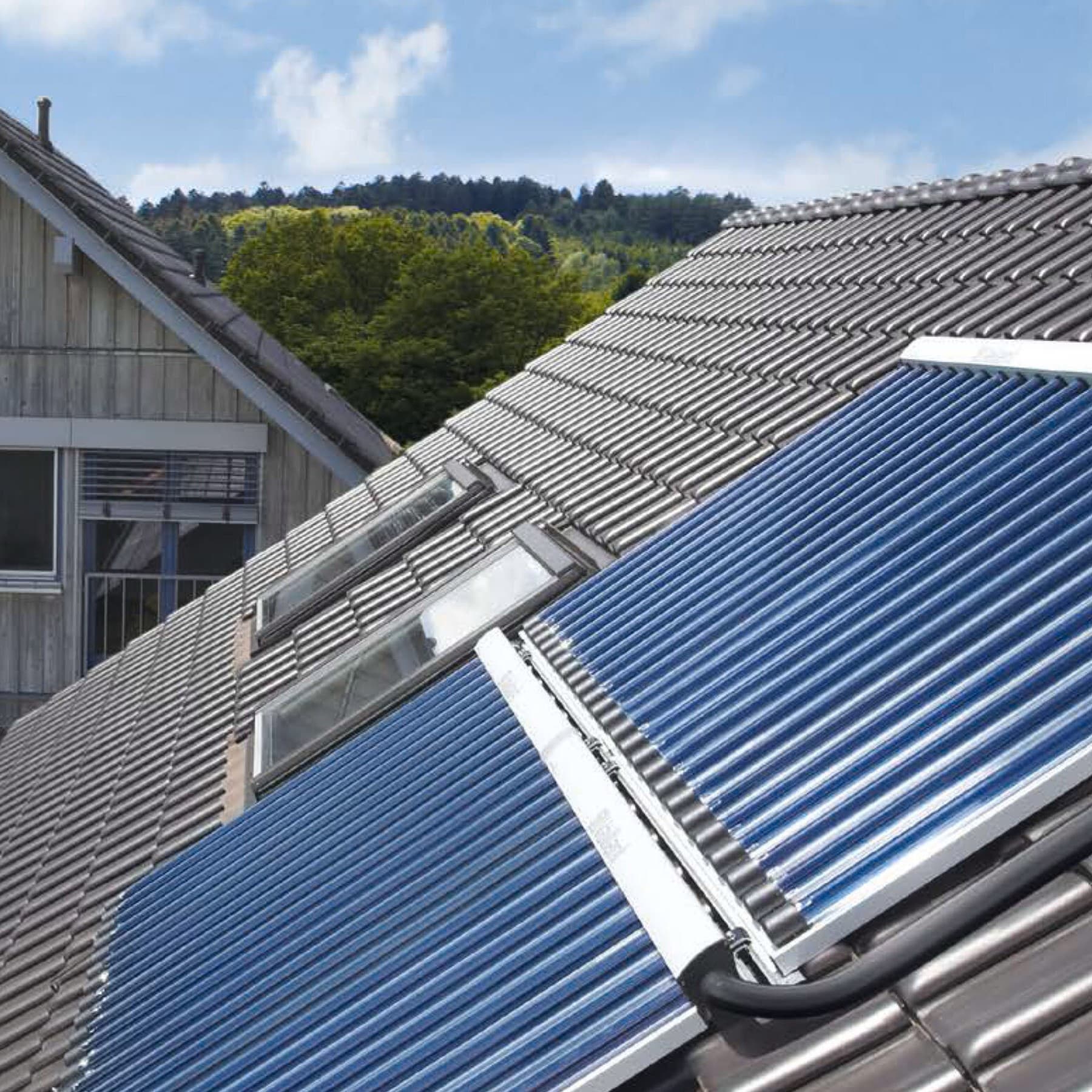 Соларен термален колектор Vaillant на покрив