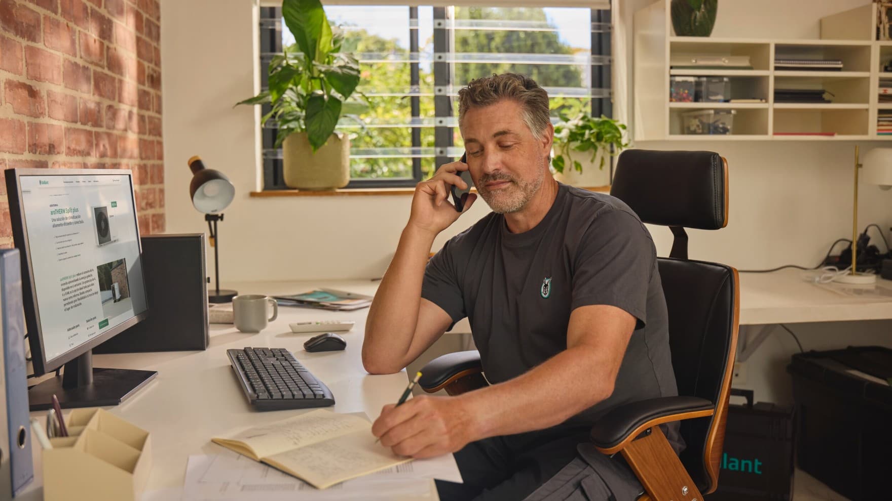 Експерт од Vaillant на телефон