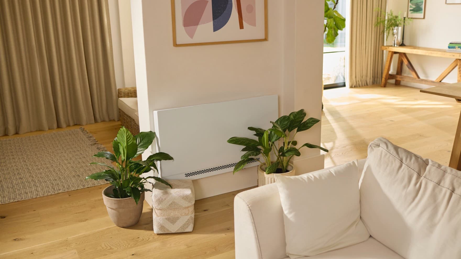 Конзолен вентилатор aroVAIR plus монтиран на ѕид