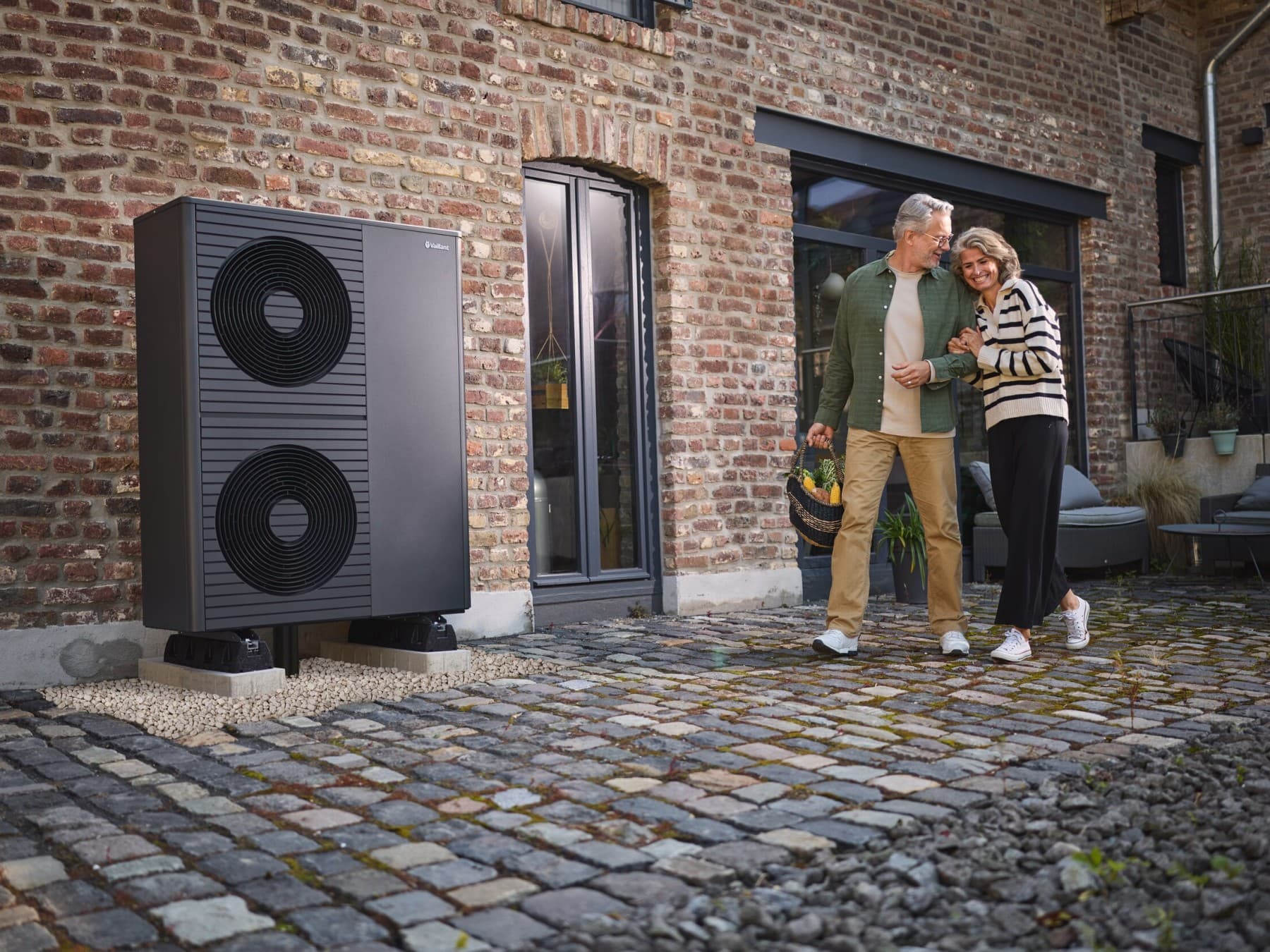 Топлинска пумпа пред нова куќа