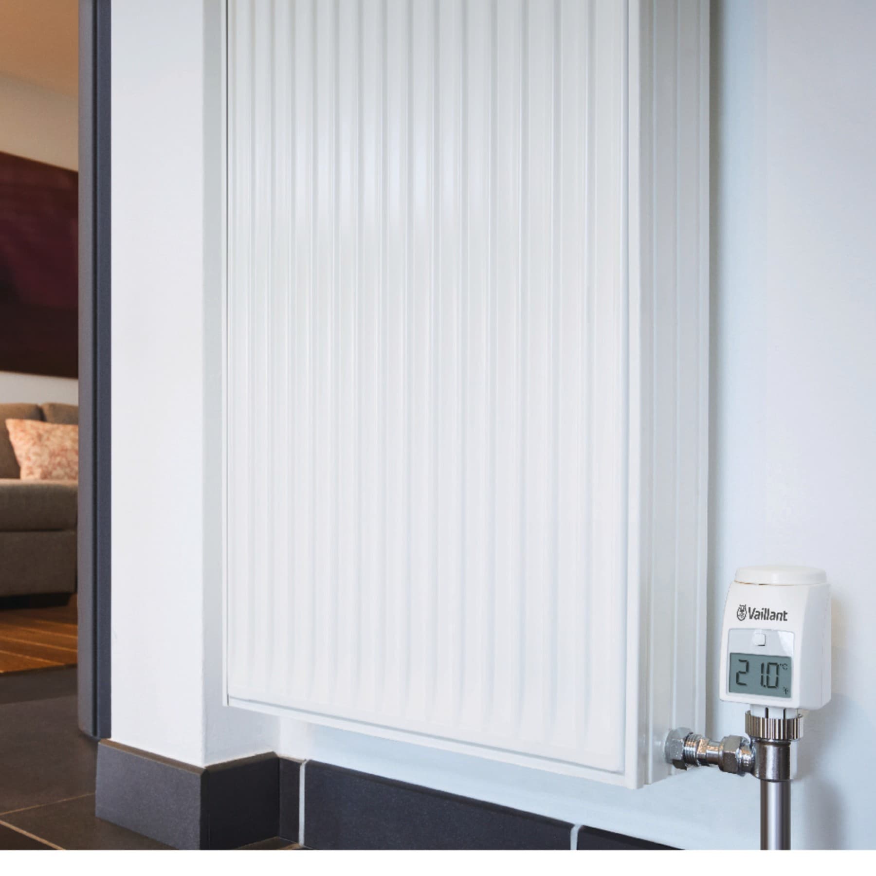 Радијатор на ѕидот во дневната соба