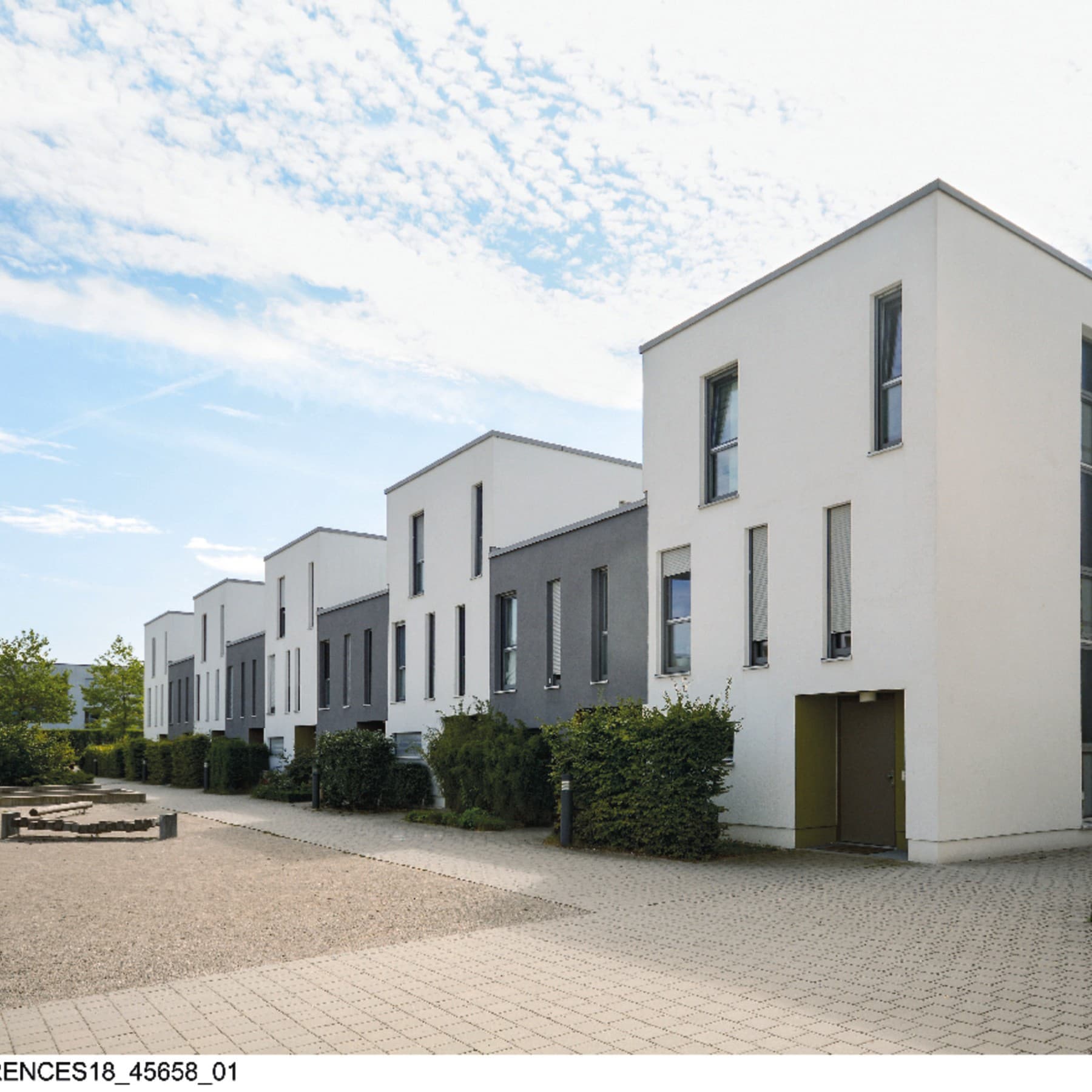 Новоизградени терасовидни куќи