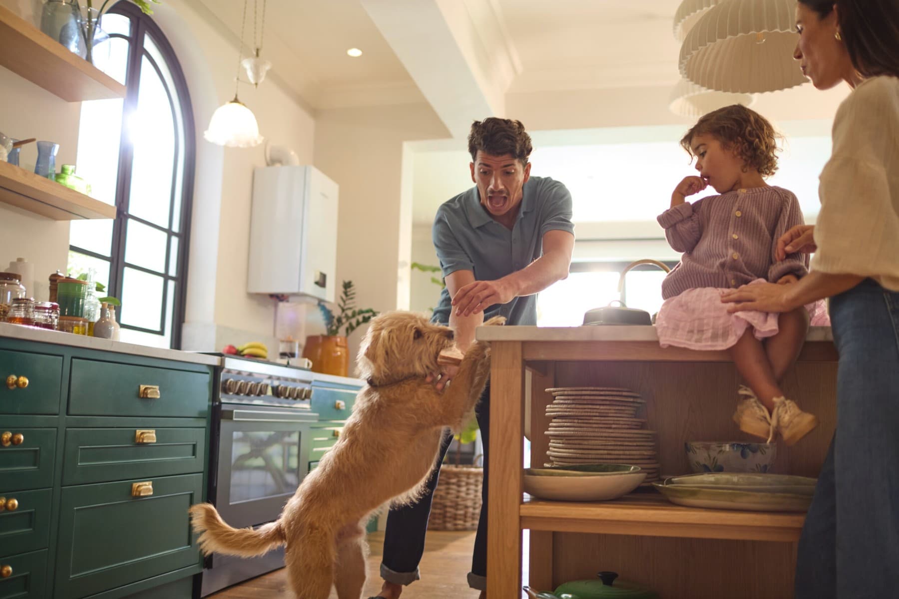 Татко и неговата ќерка во кујна