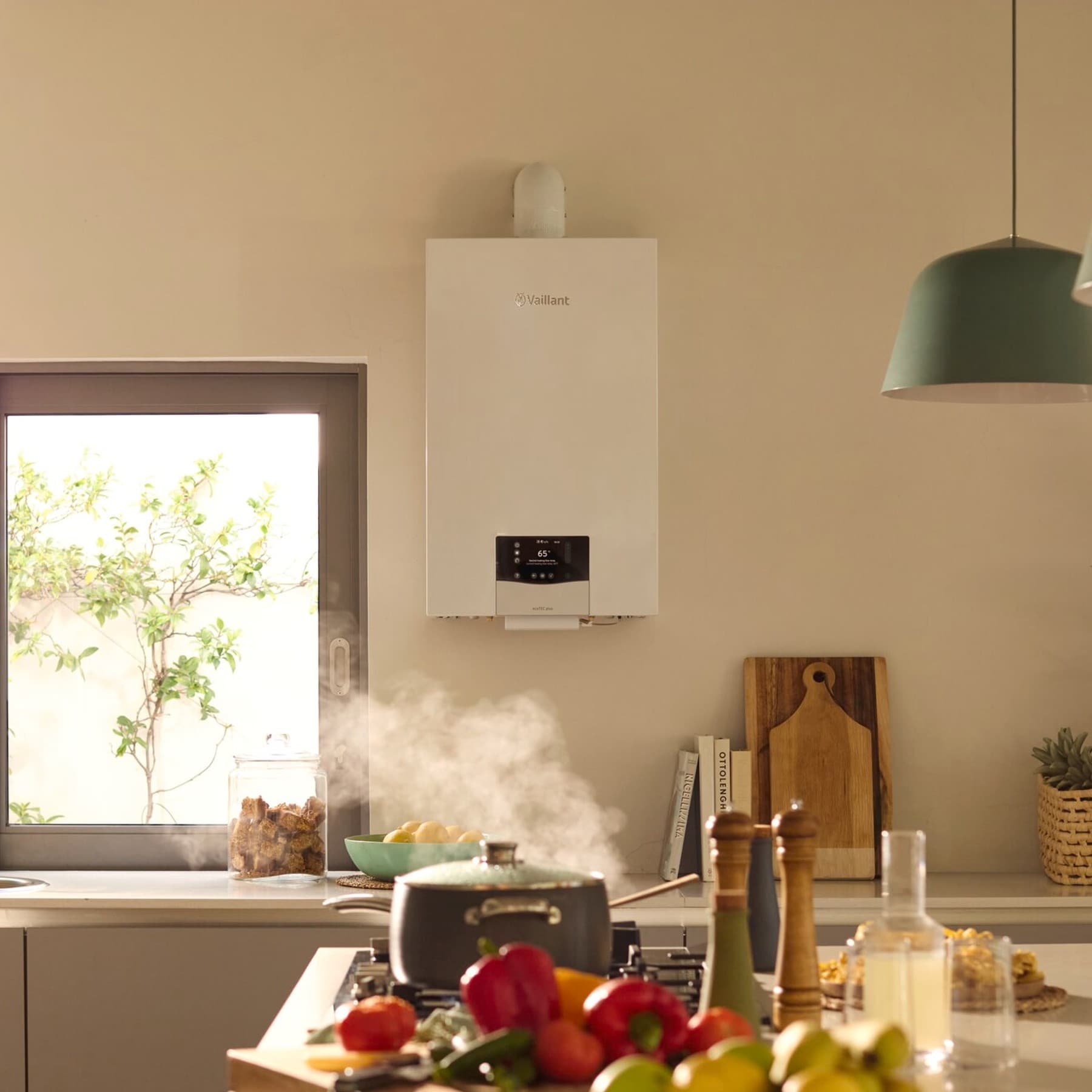 Семејно готвење заедно со ecoTEC plus на ѕидот