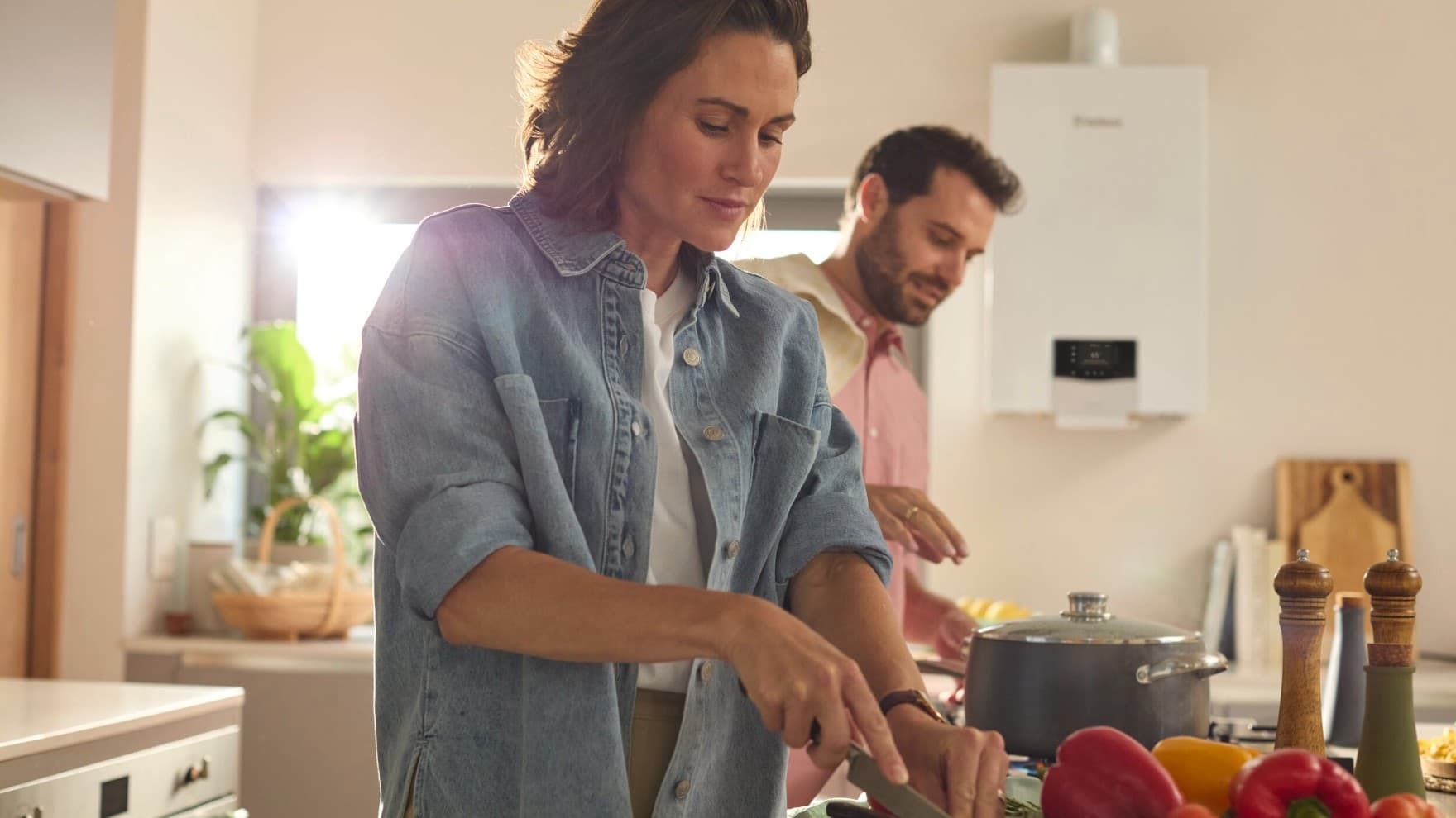 Пар во нивната кујна